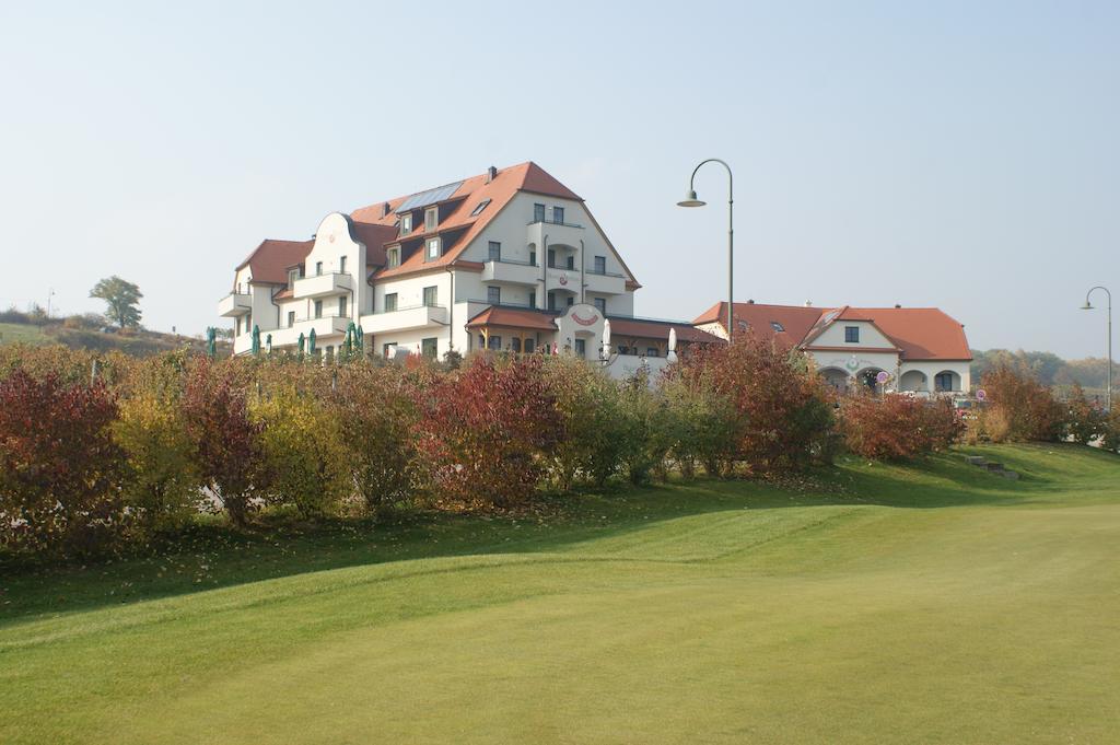 Hotel Neustifter Poysdorf Exterior foto